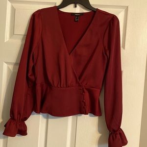 FOREVER 21 Wrap blouse with bell sleeves and cute button hem Size S in Burgundy